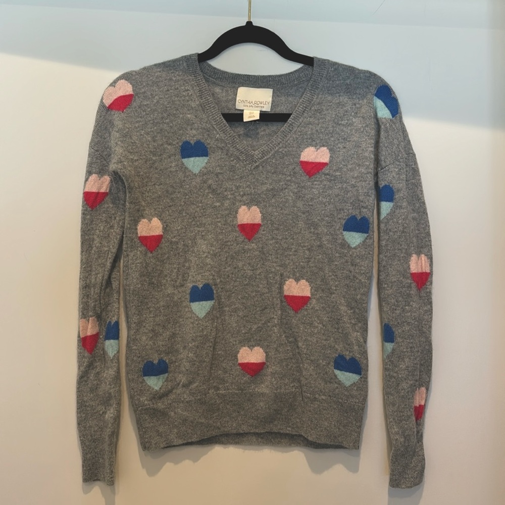 Heart Print 100% Cashmere Sweater (S) - Cynthia Rowley - Valentine’s Day Fit
